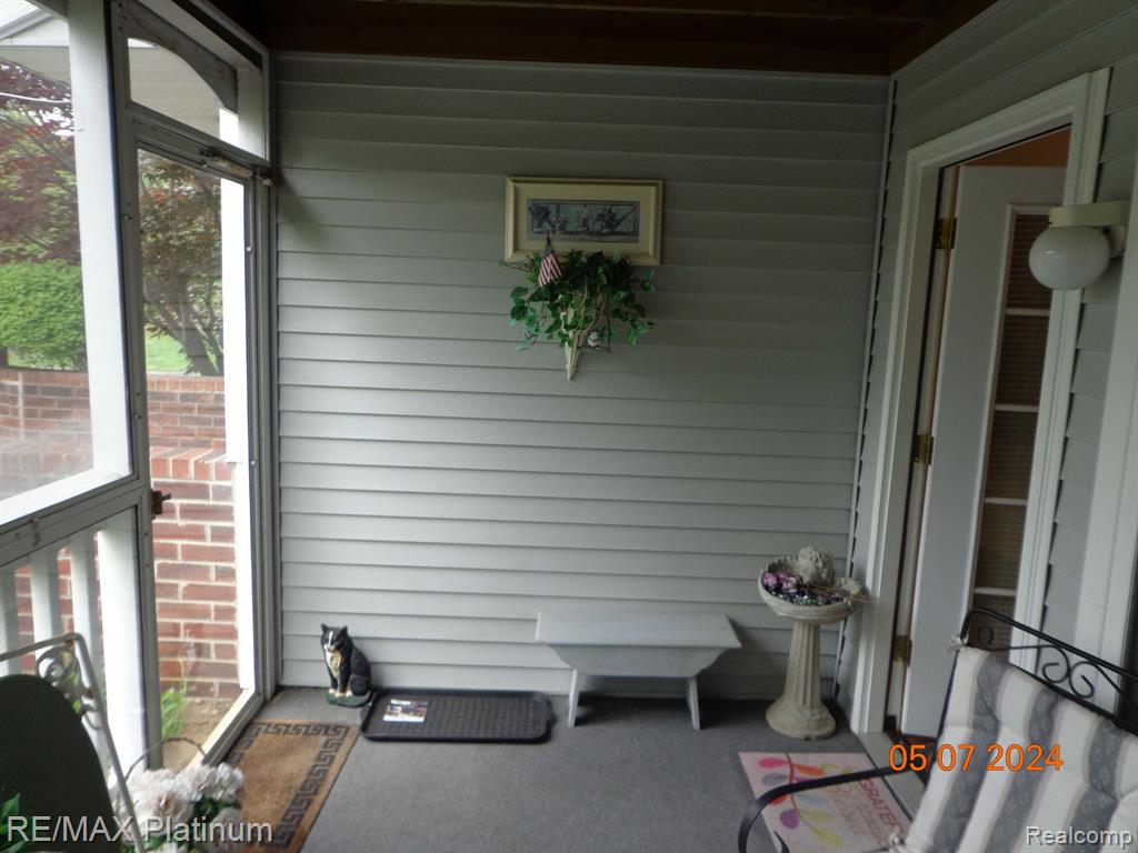 620 CURZON Court, 102, Howell, MI 48843 — Photo 11