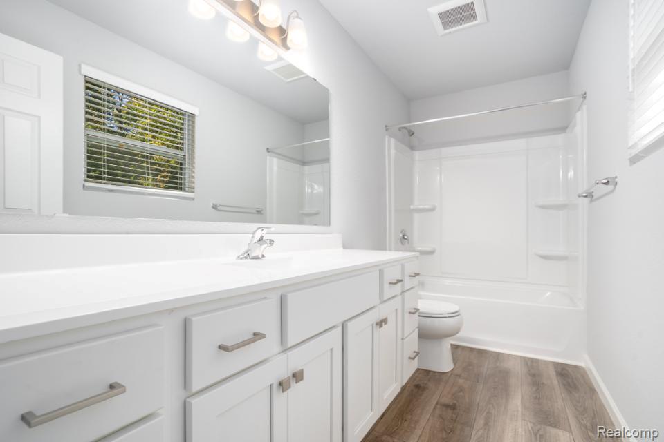 8157 Moonlight Creek Lane, Fowlerville, MI 48836 — Photo 17