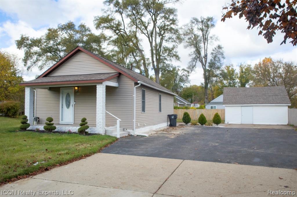743 Hollister Street, Pontiac, MI 48340 — front exterior