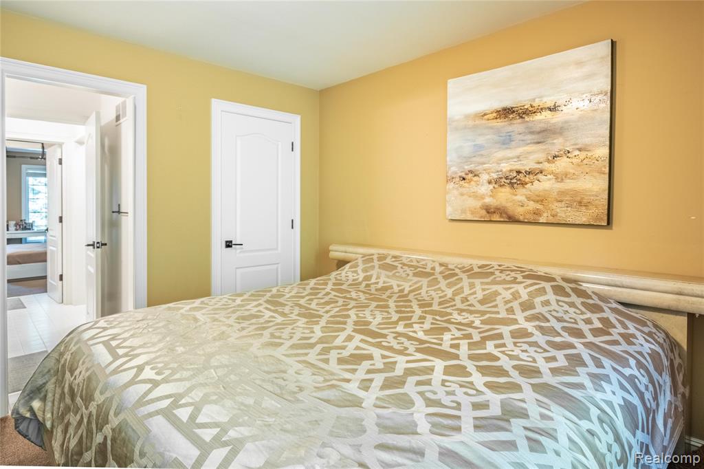 4575 Forest Edge Lane N, West Bloomfield, MI 48323 — Photo 39