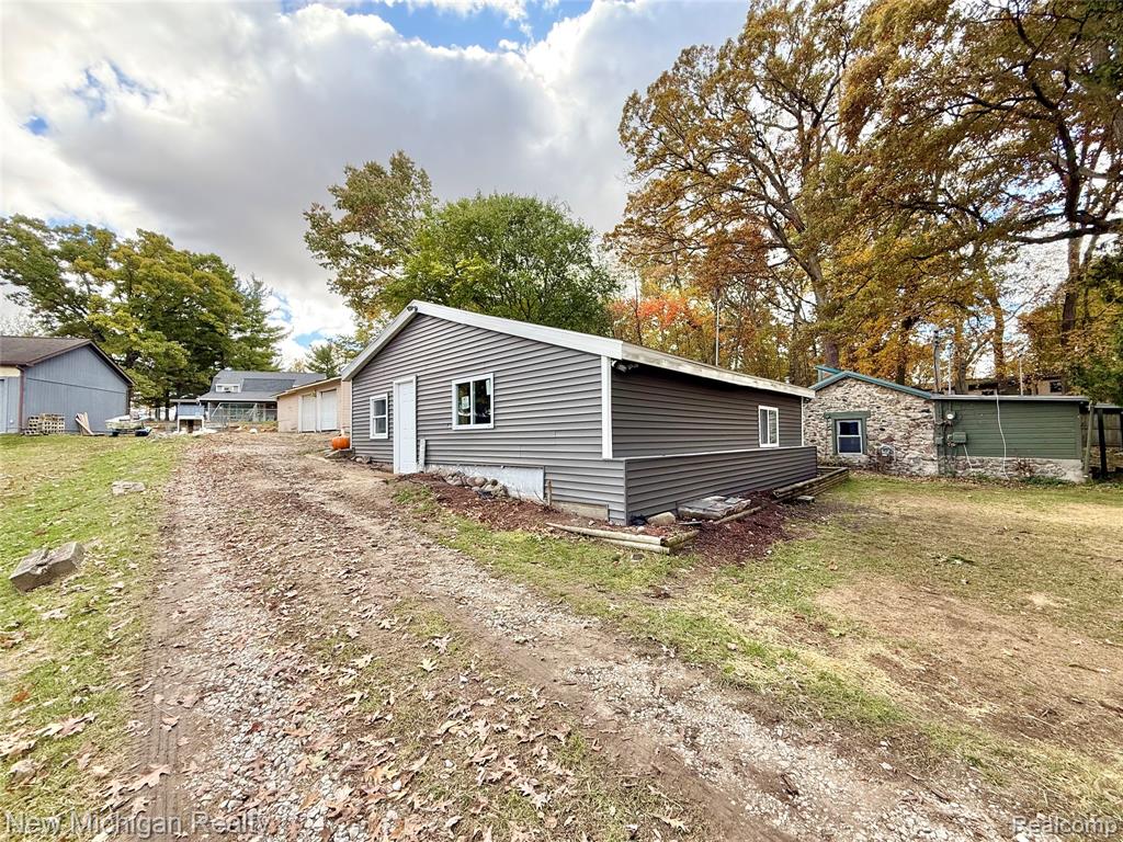 11476 Koth Drive, Linden, MI 48451 — Photo 8