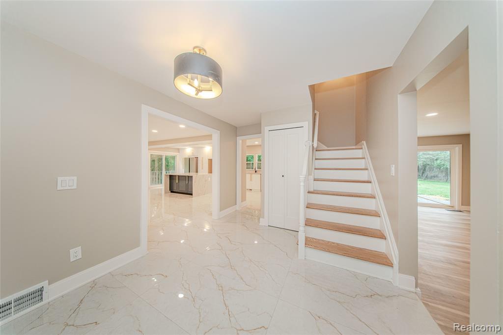 21993 Riverview Drive, Beverly Hills, MI 48025 — Photo 20