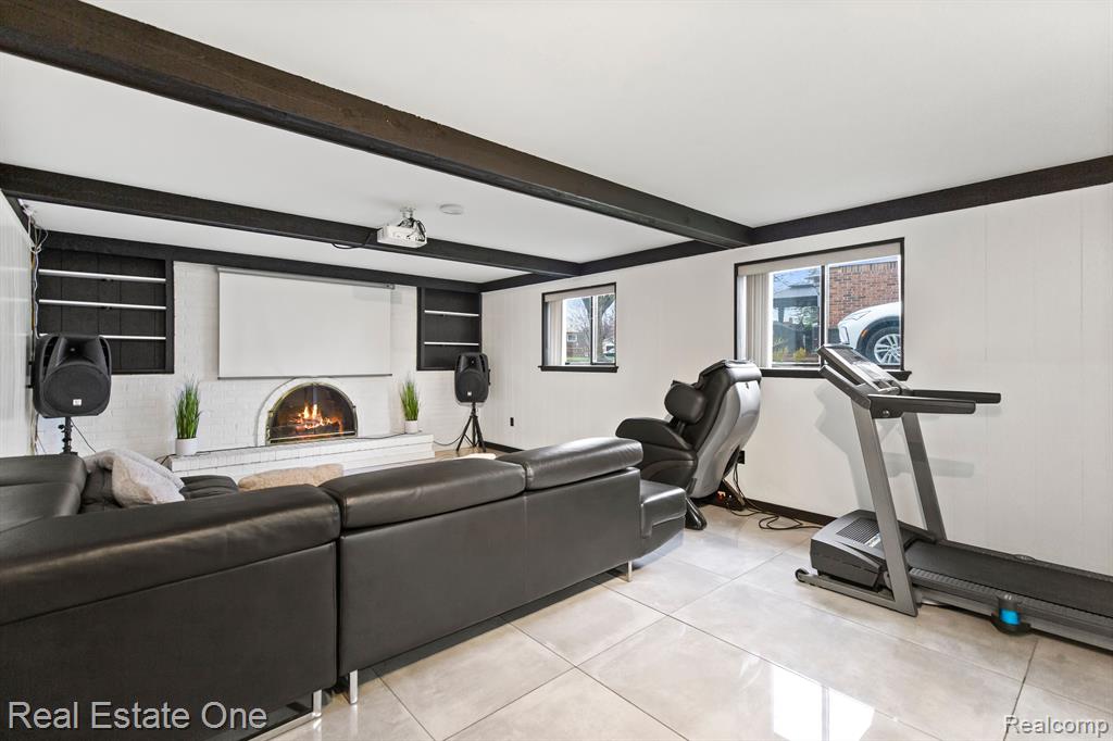 5251 WINCHESTER Drive, Troy, MI 48085 — Photo 16