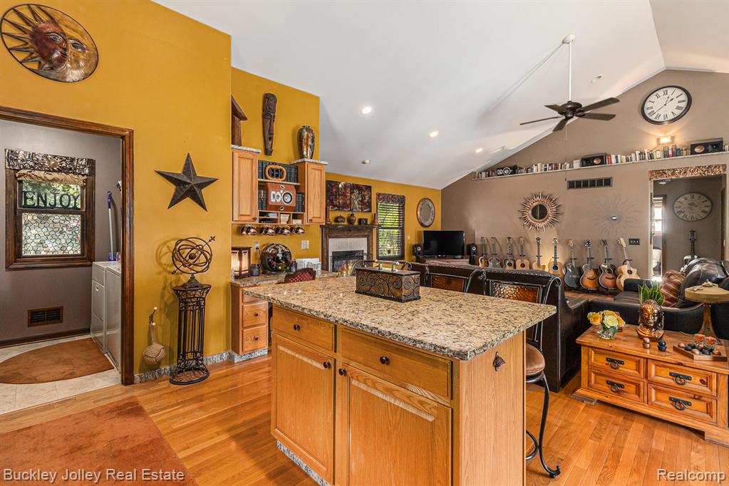 928 WESTWIND SHORE Drive, Howell, MI 48843 — Photo 4