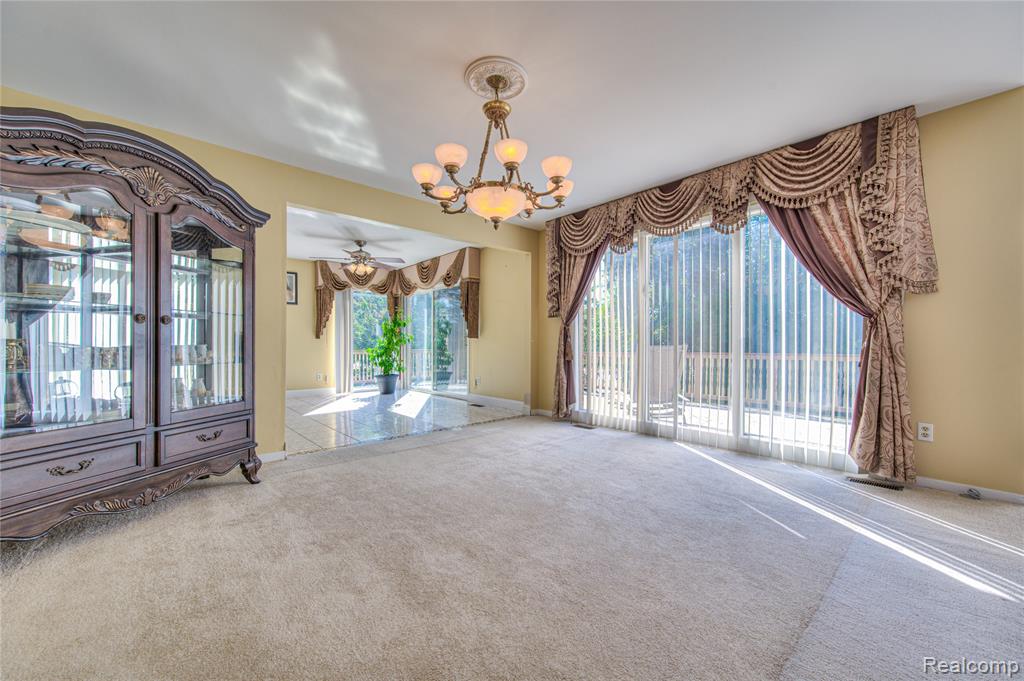 6460 Charles Drive, West Bloomfield, MI — Photo 12