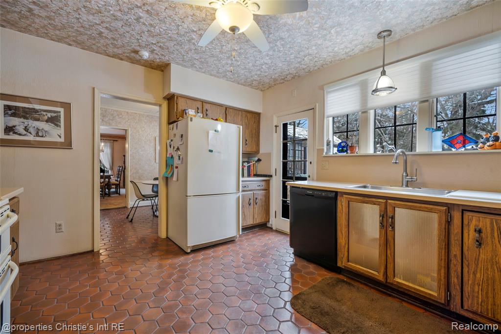 19511 Lowell Drive, Detroit, MI 48203 — Photo 16