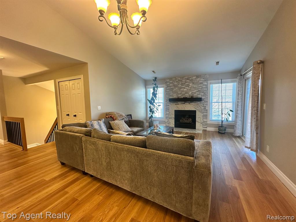 5844 PINE AIRES Drive, Sterling Heights, MI 48314 — Photo 5