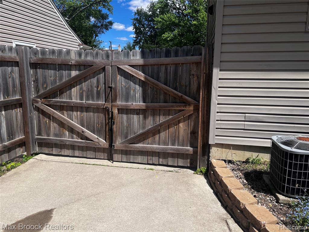 3515 Phillips Avenue, Berkley, MI 48072 — Photo 21