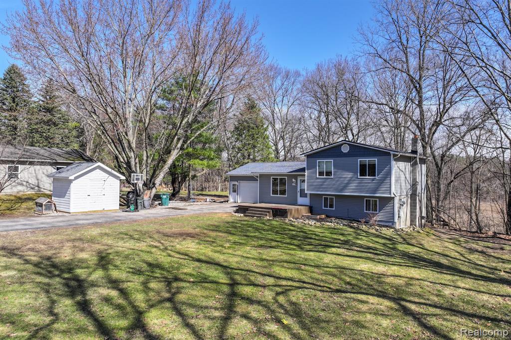 2186 Landmark Drive, Lapeer, MI 48446 — Photo 18