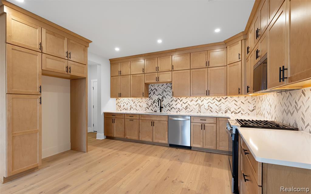 412 S Center Street, Northville, MI 48167 — Photo 11