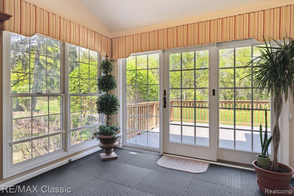 39508 VILLAGE RUN Drive, Northville, MI 48168 — Photo 22
