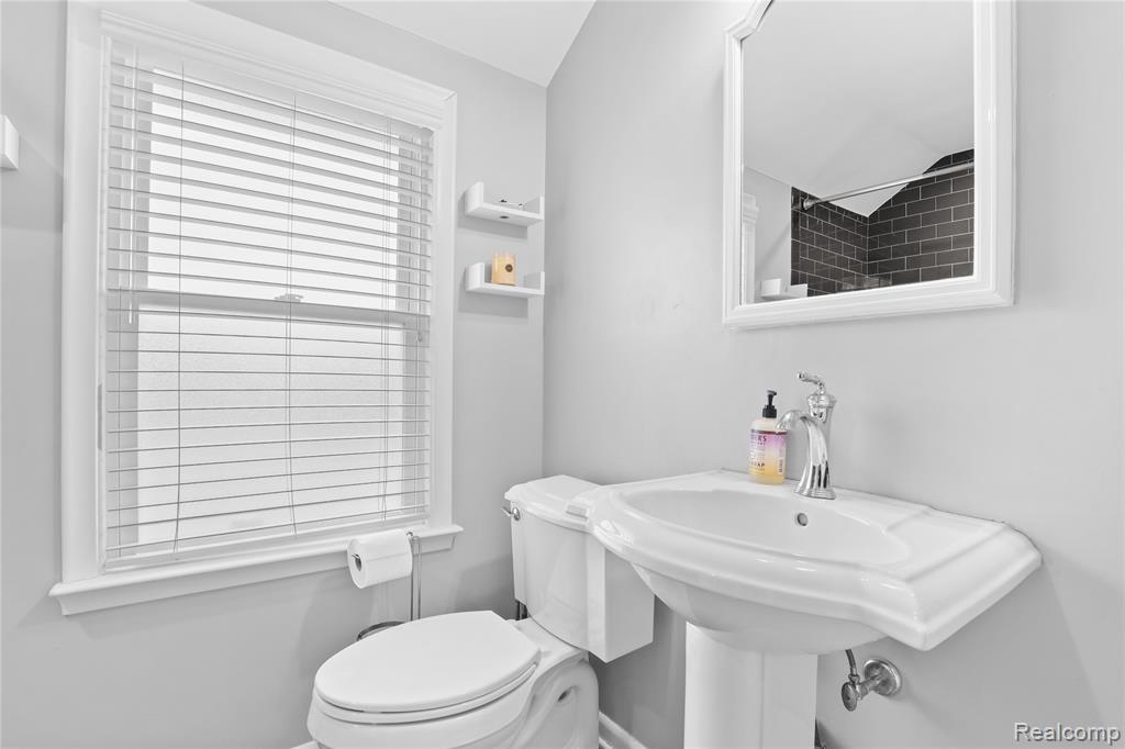 407 Moran Road, Grosse Pointe Farms, MI 48236 — Photo 24