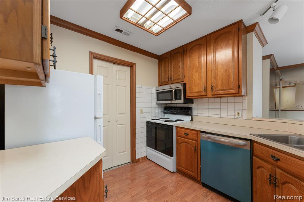 64 Rosebud Lane, Mount Clemens, MI 48043 — Photo 11