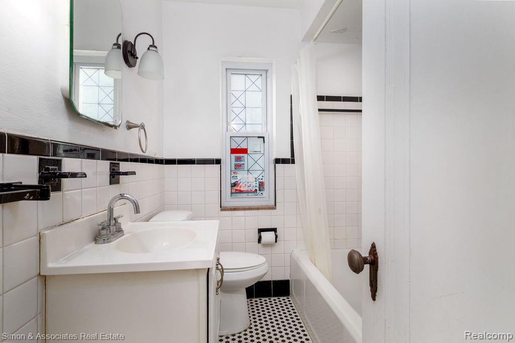6109 Barrie Street, Dearborn, MI 48126 — Photo 13