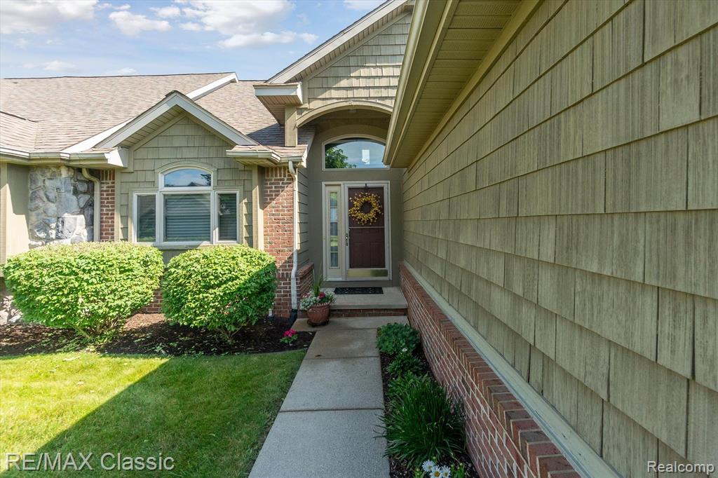 1202 ARBOR RIDGE Drive, 2, Brighton, MI 48116 — Photo 5