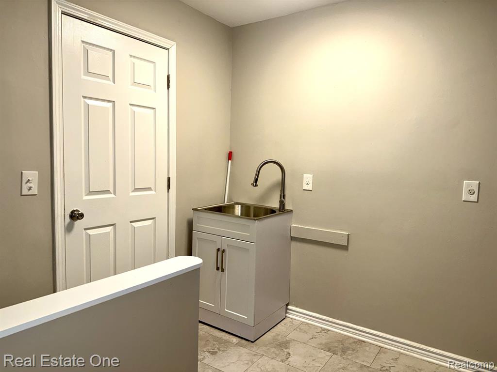 731 Stanley Avenue, Pontiac, MI 48340 — Photo 15