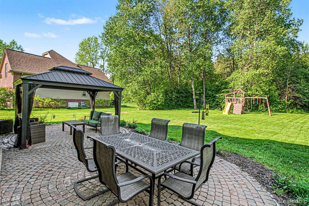 9367 Wildflower Way, Davisburg, MI 48350 — Photo 39