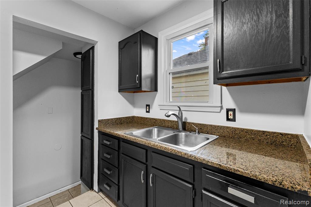 929 White Avenue, Lincoln Park, MI 48146 — Photo 10
