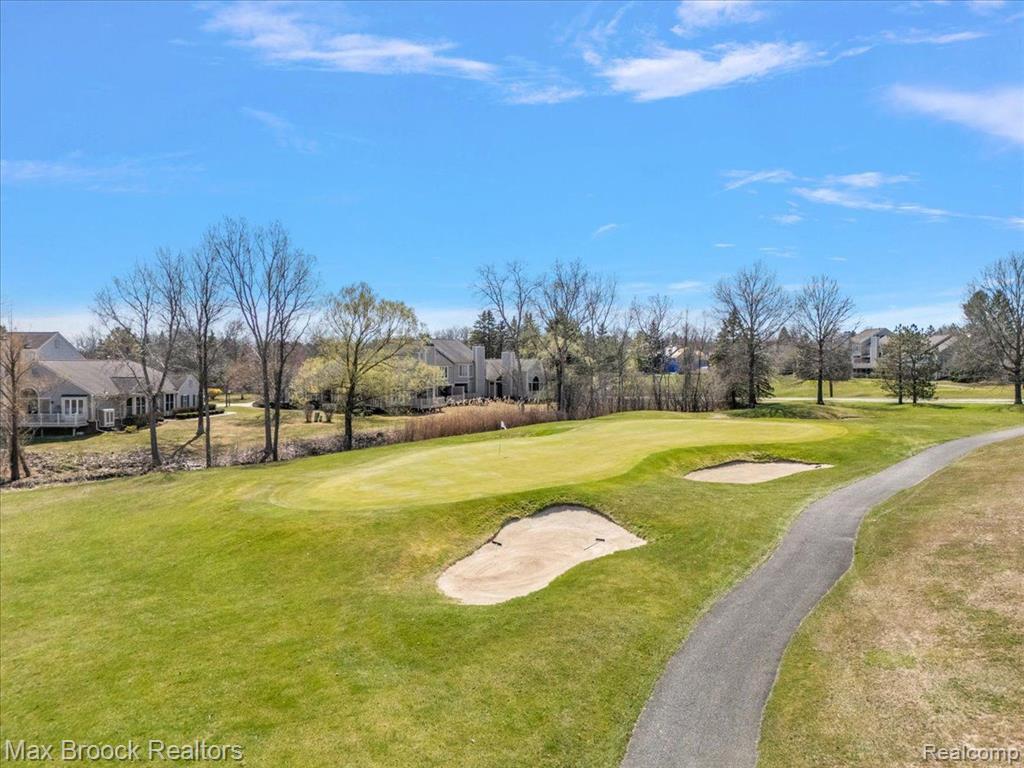 892 TARTAN Trail, Bloomfield Hills, MI 48304 — Photo 45