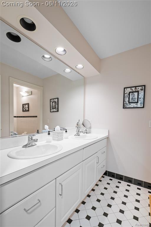 1154 Lake Valley Drive, Fenton, MI 48430 — Photo 33