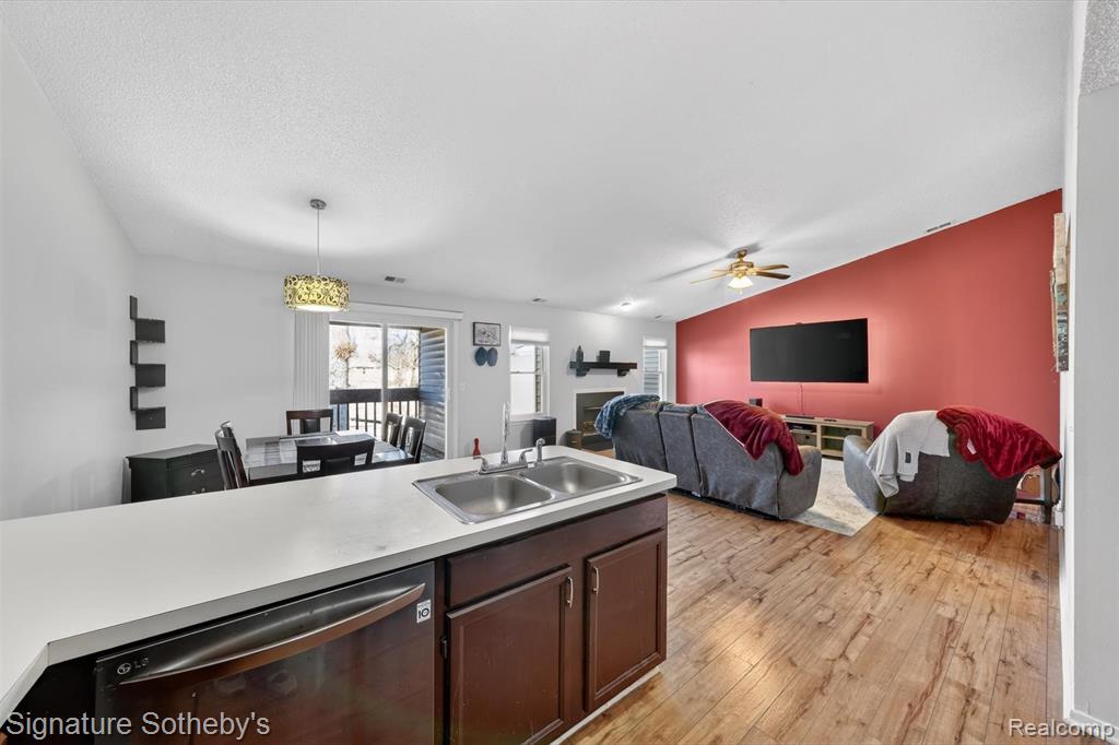 5094 Harbor Oak Drive, 36, Waterford, MI 48329 — Photo 11
