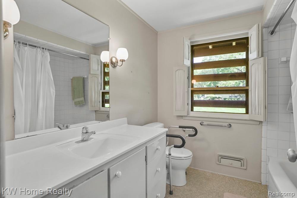 5660 Crabtree Road, Bloomfield Hills, MI 48301 — Photo 21