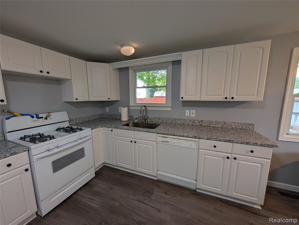 26241 Weigel Road, New Boston, MI 48164 — Photo 22