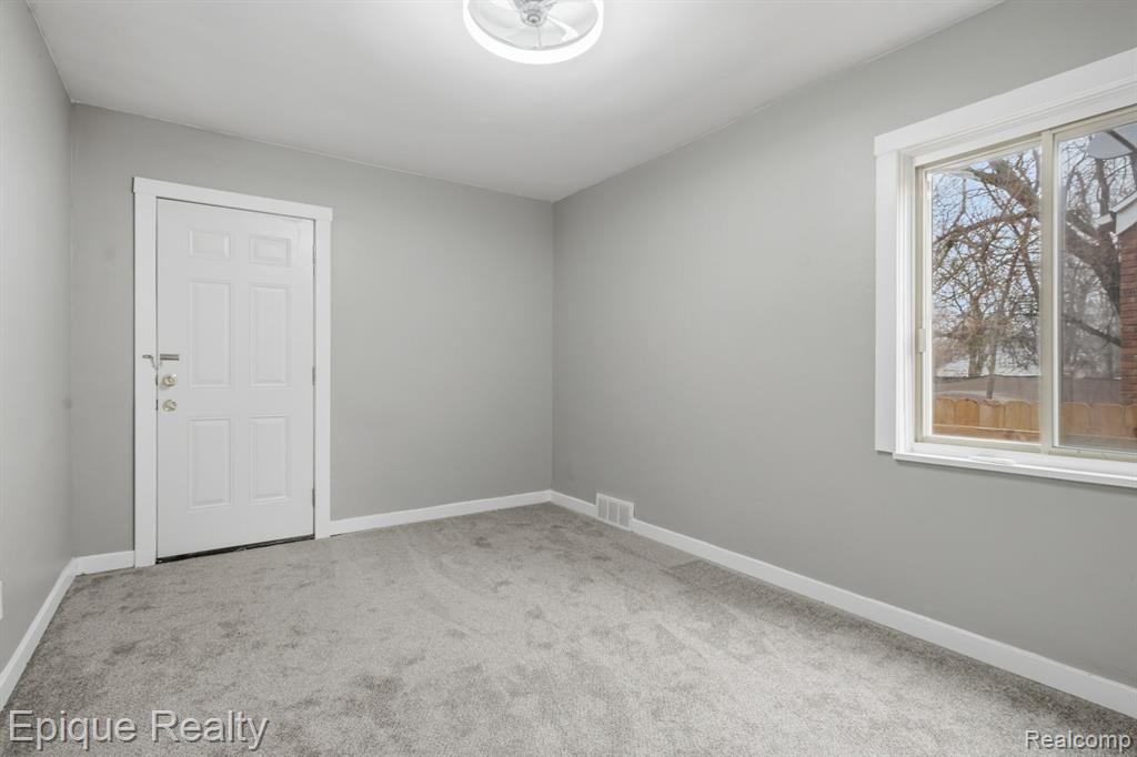 9991 Robson Street, Detroit, MI 48227 — Photo 17