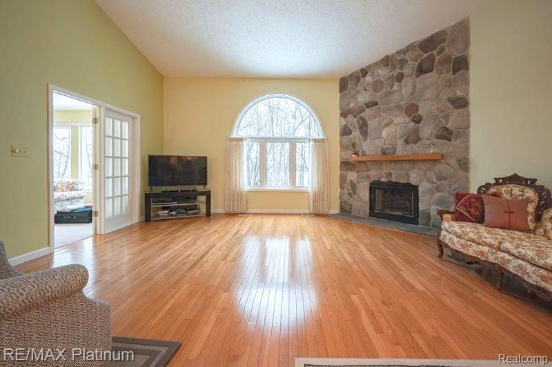 7567 Radcliffe, 55, Brighton, MI 48114 — Photo 9