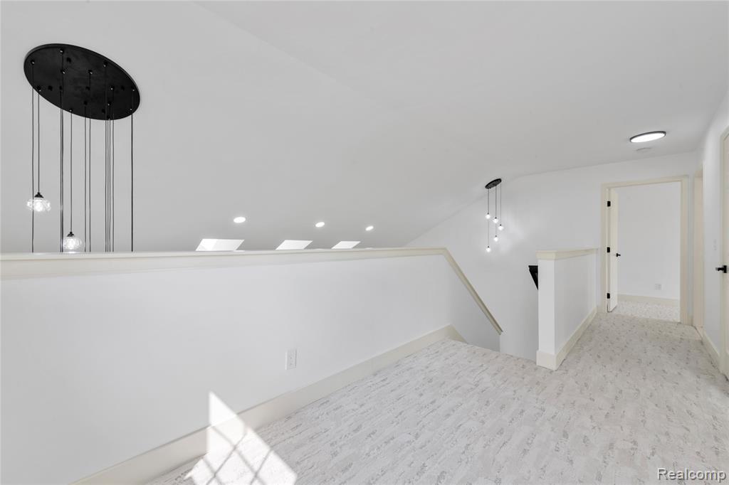 4392 Gateway Circle, West Bloomfield, MI — Photo 22