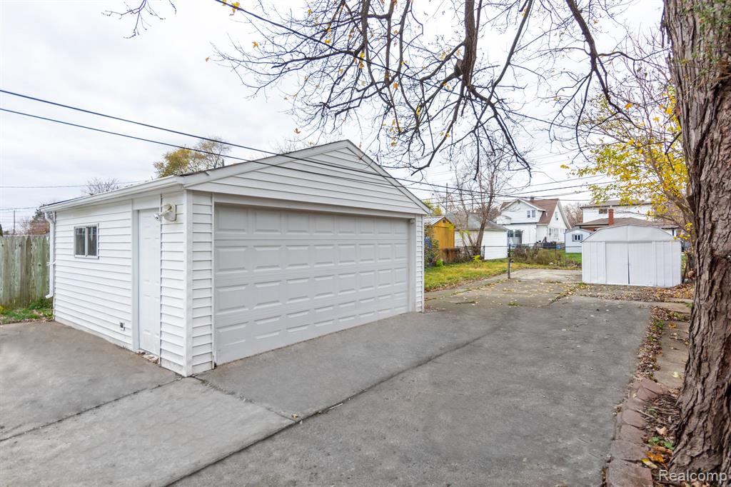 8175 CENTRAL, Center Line, MI 48015 — Photo 26