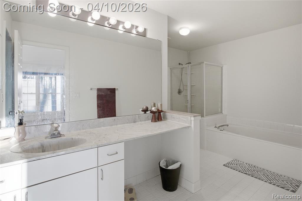 5351 Royal Vale Lane, Dearborn, MI 48126 — Photo 23