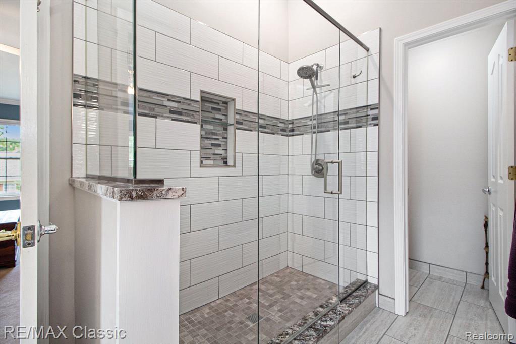 5867 HATHAWAY Road, Canton, MI 48187 — Photo 29