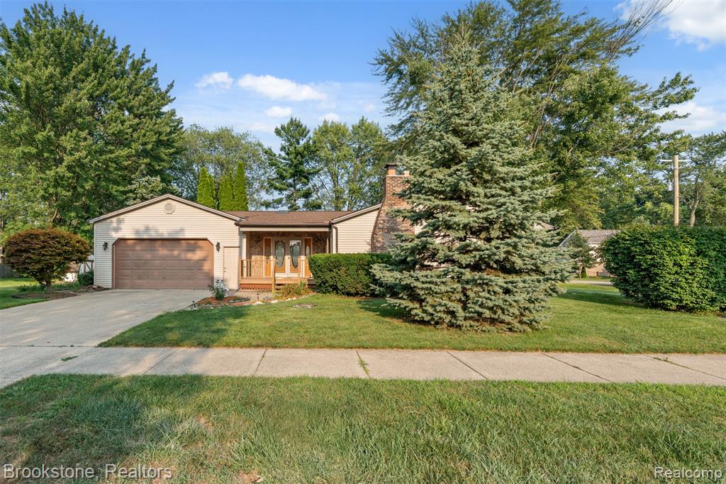 5315 Plymouth Street, Sterling Heights, MI 48310 — Photo 2