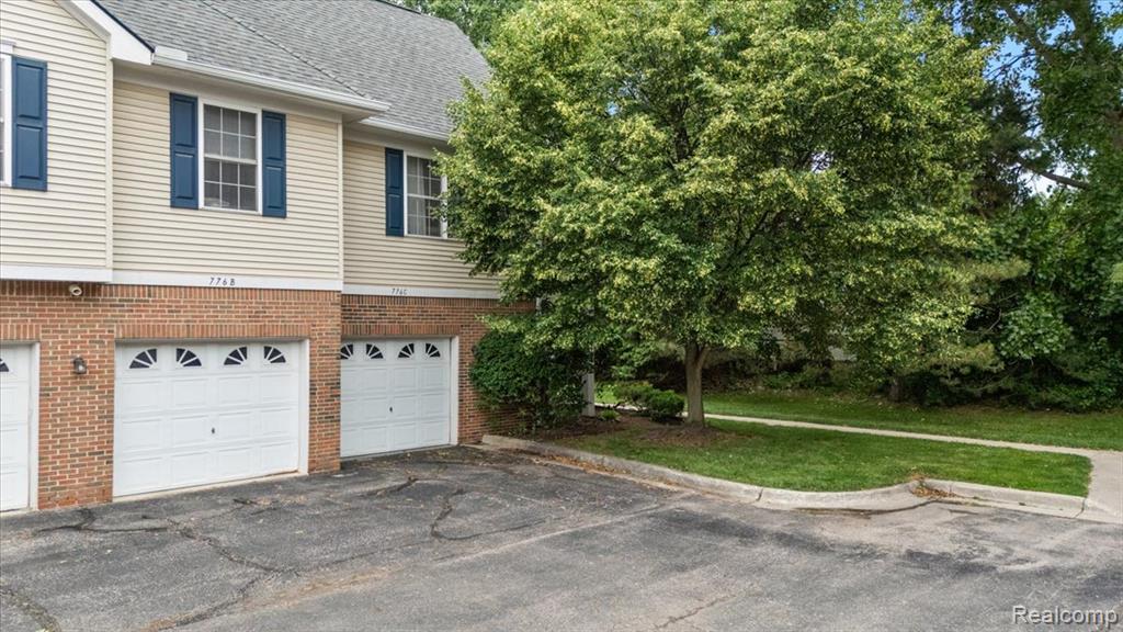 776 Amberly Drive, C, Waterford, MI 48328 — Photo 22