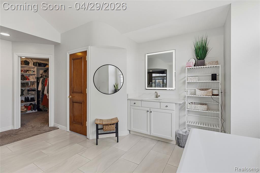 1920 Vinsetta Court, Rochester, MI 48306 — Photo 39
