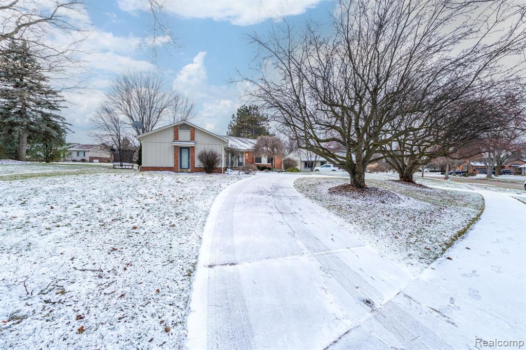 6367 Denton Drive, Troy, MI 48098 — Photo 2