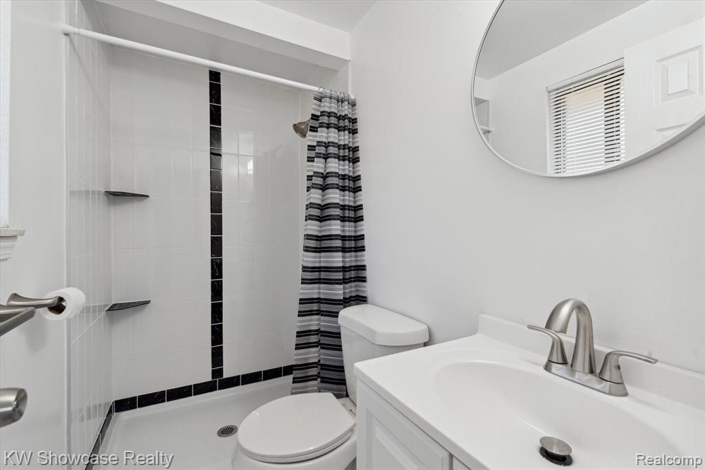 44048 Harsdale Drive, Canton, MI 48187 — Photo 35