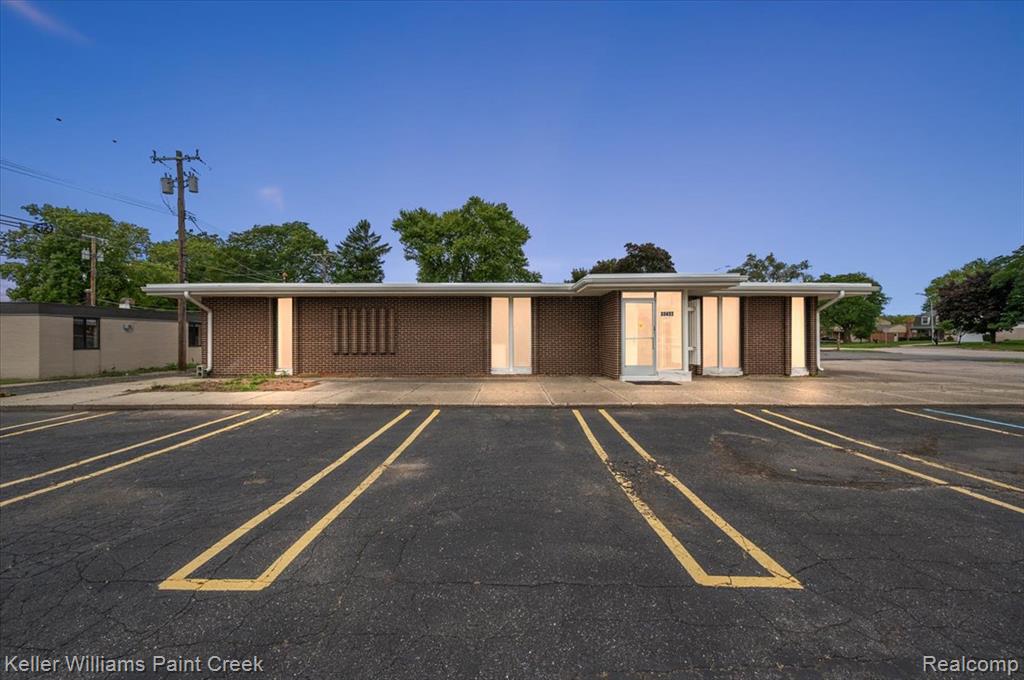 33433 6 Mile Road, Livonia, MI 48152