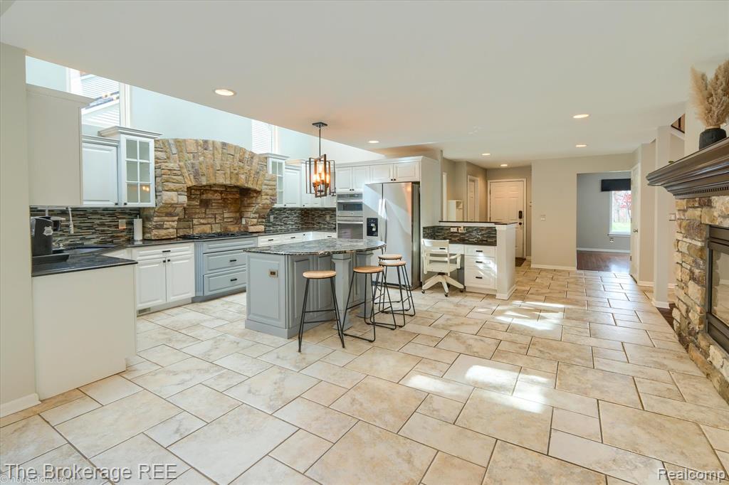 5239 Farmridge Lane, Grand Blanc, MI 48439 — Photo 15
