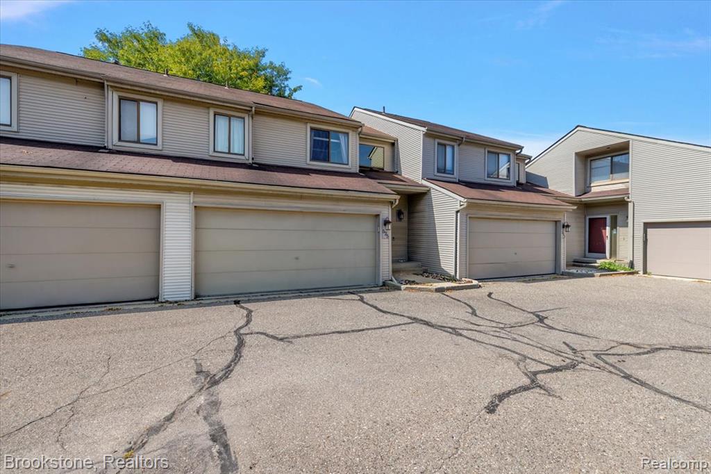 525 Oxford Court, Rochester Hills, MI 48307 — Photo 5