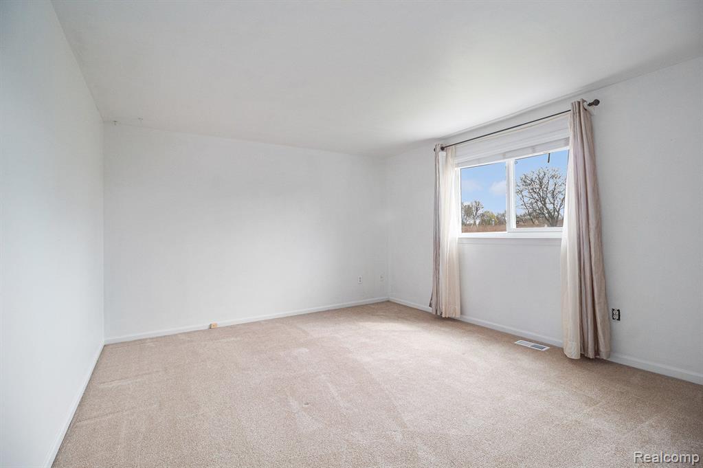 43461 Stuart Ct, Canton, MI 48187 — Photo 10