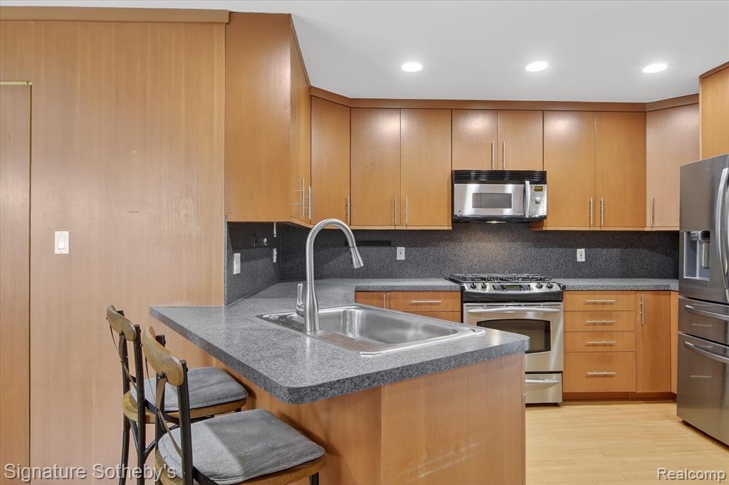 7107 Pebble Park Drive, 163, West Bloomfield, MI — Photo 21