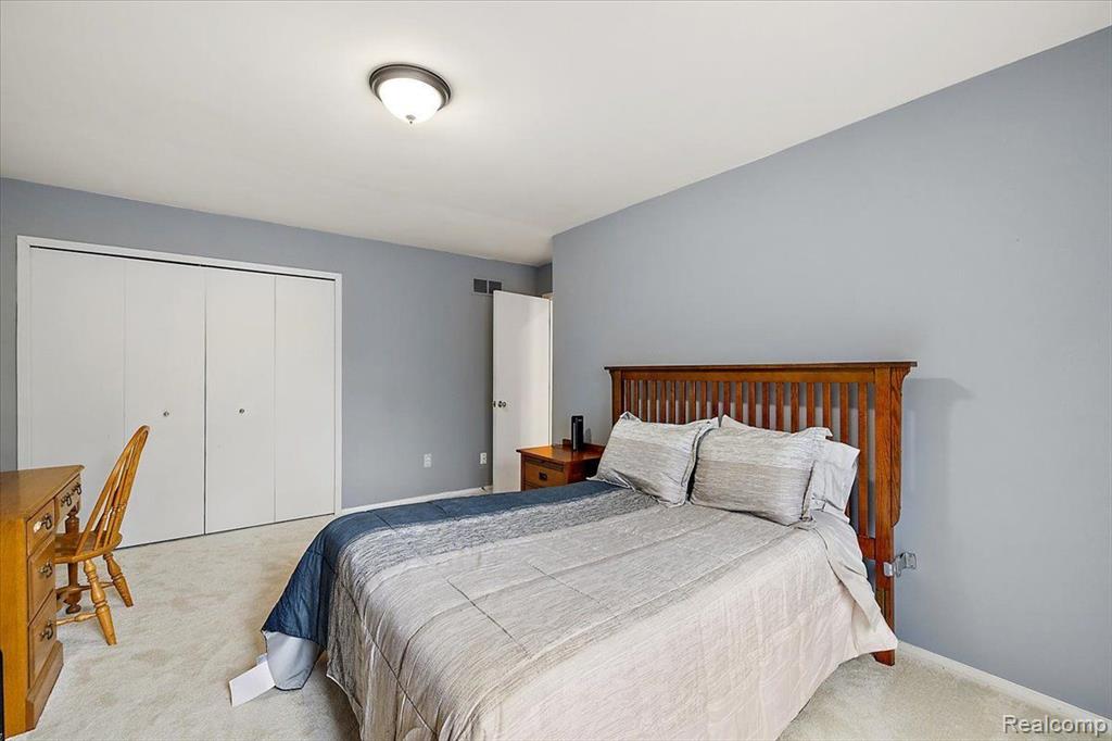6988 LAKEMONT Circle, West Bloomfield, MI 48323 — Photo 41