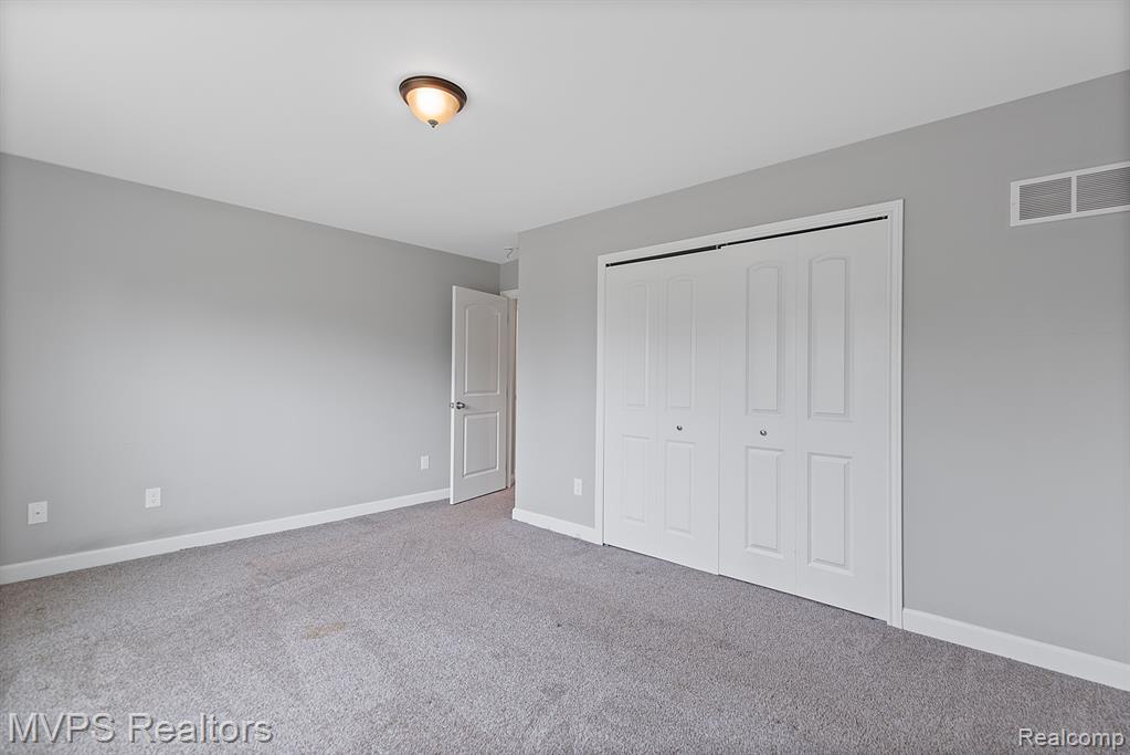 5325 SHOREWOOD Drive, Fort Gratiot, MI 48059 — Photo 27