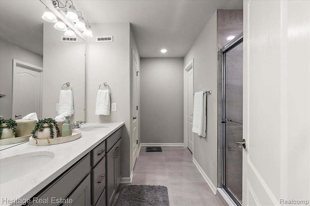 4063 NOTTINGHAM Circle, Clarkston, MI — Photo 17