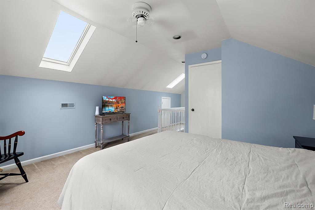 904 N DORCHESTER Avenue, Royal Oak, MI 48067 — Photo 13