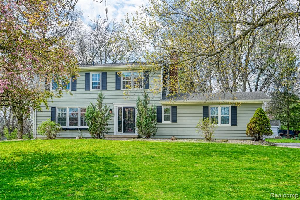 5390 Squires Manor Road, Jackson, MI 49201 — front exterior