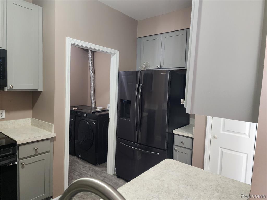 18106 Addington Drive, Commerce Twp, MI 48390 — Photo 12
