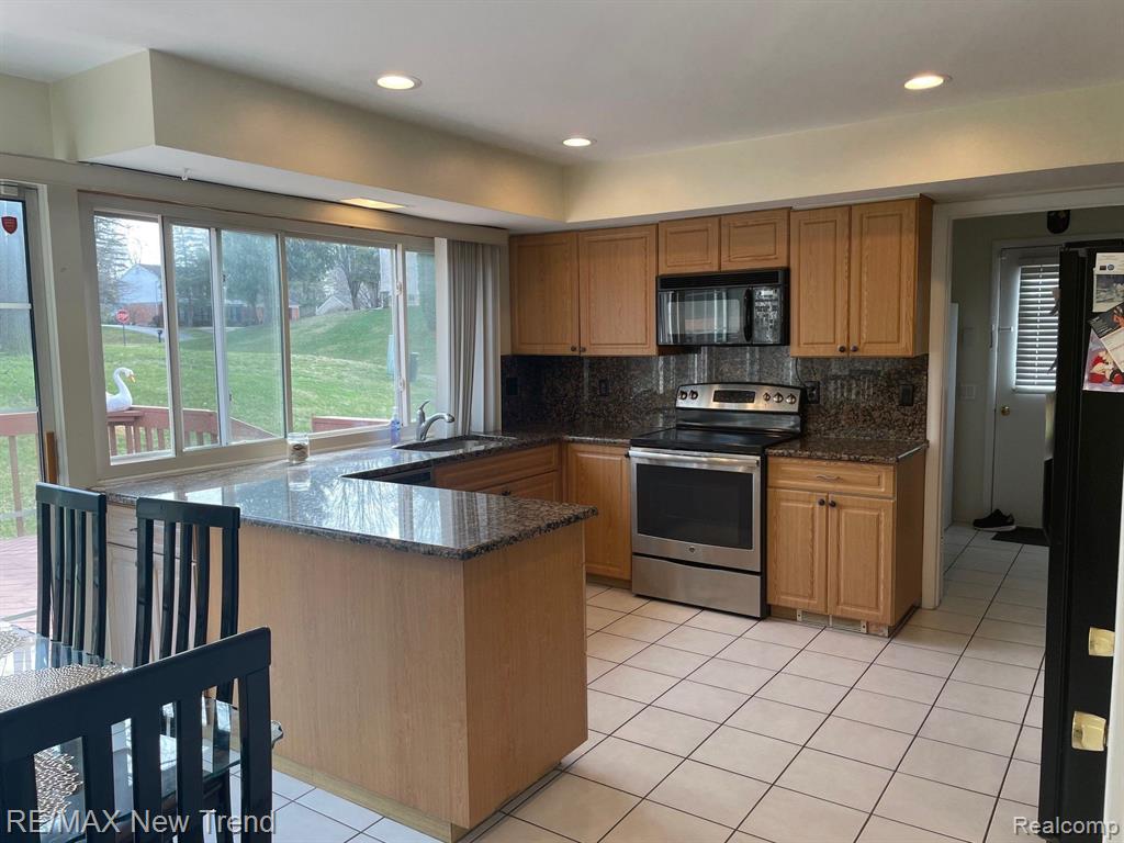 5250 Hardwoods Drive, West Bloomfield, MI 48323 — Photo 13